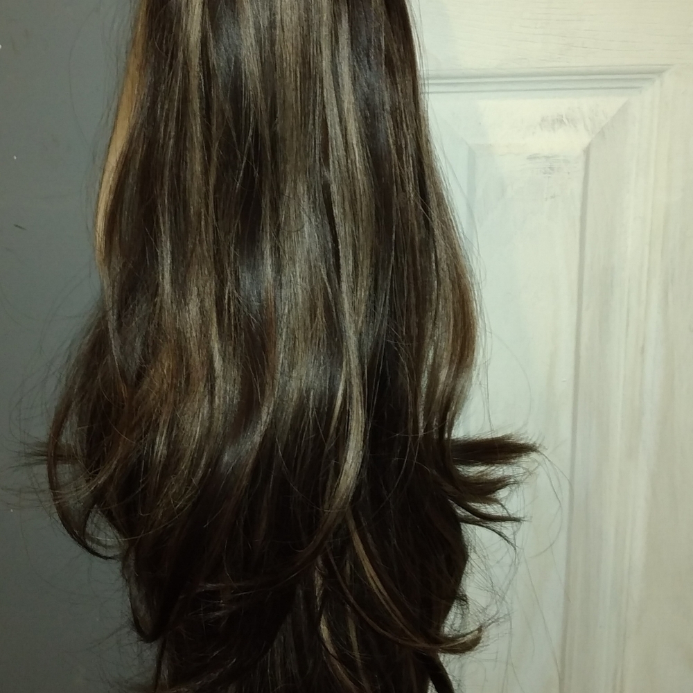 Wiig - Picture 3 of 5